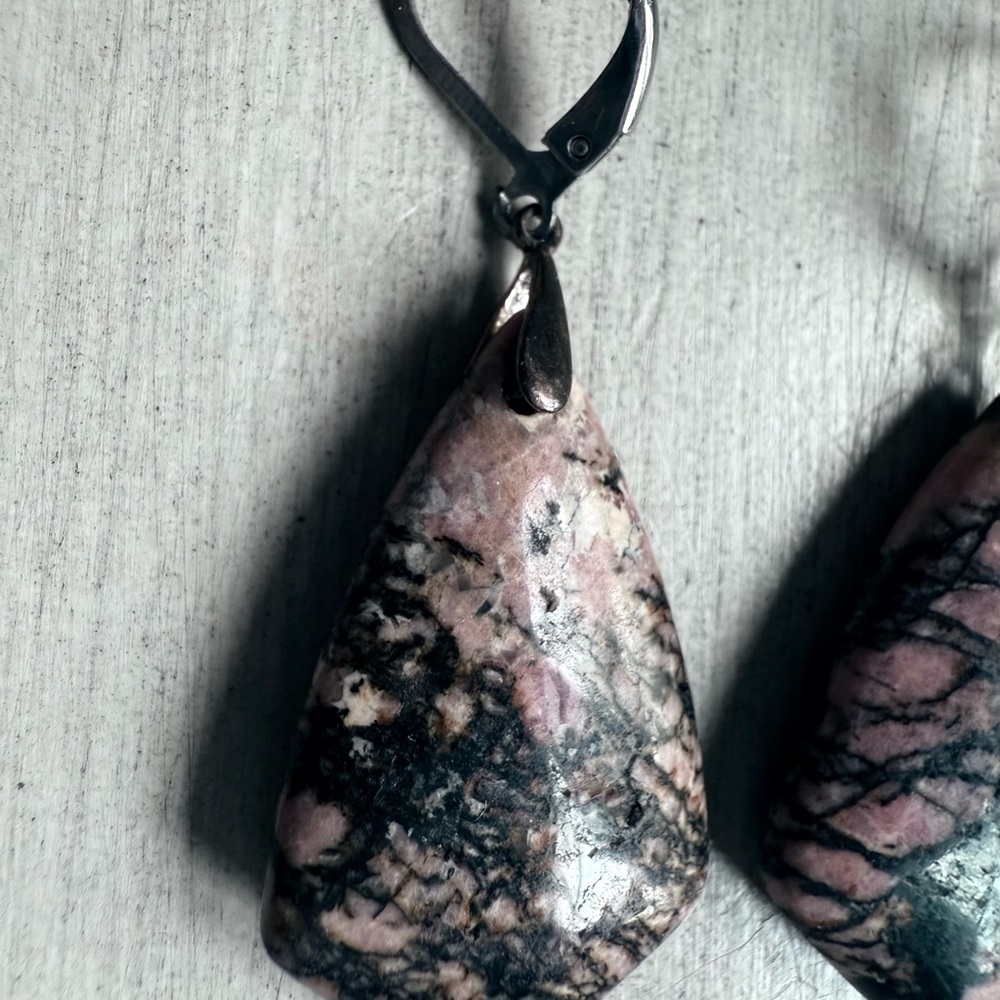 RHODONITE EARRINGS/Pink And Black Earrings/Pink Black Stone Jewelry - Picture 3 of 9